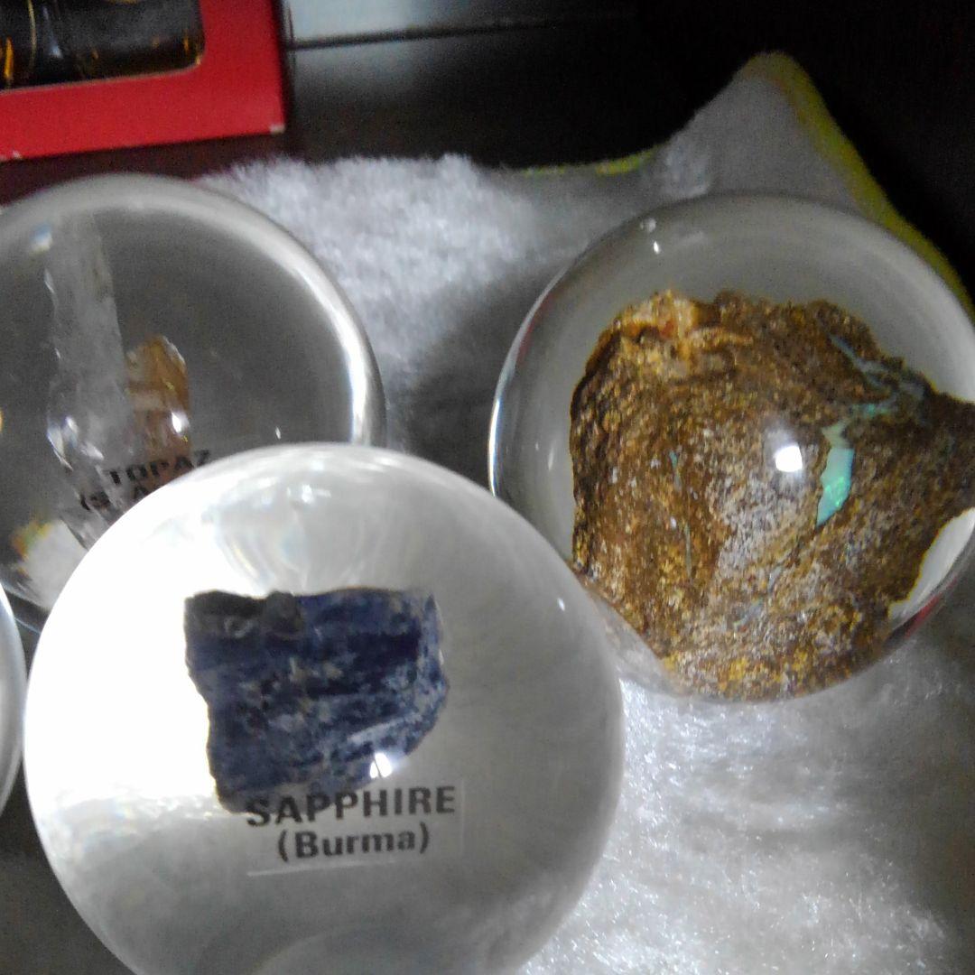 ！！誕生石の原石です。母岩着き観賞用です。