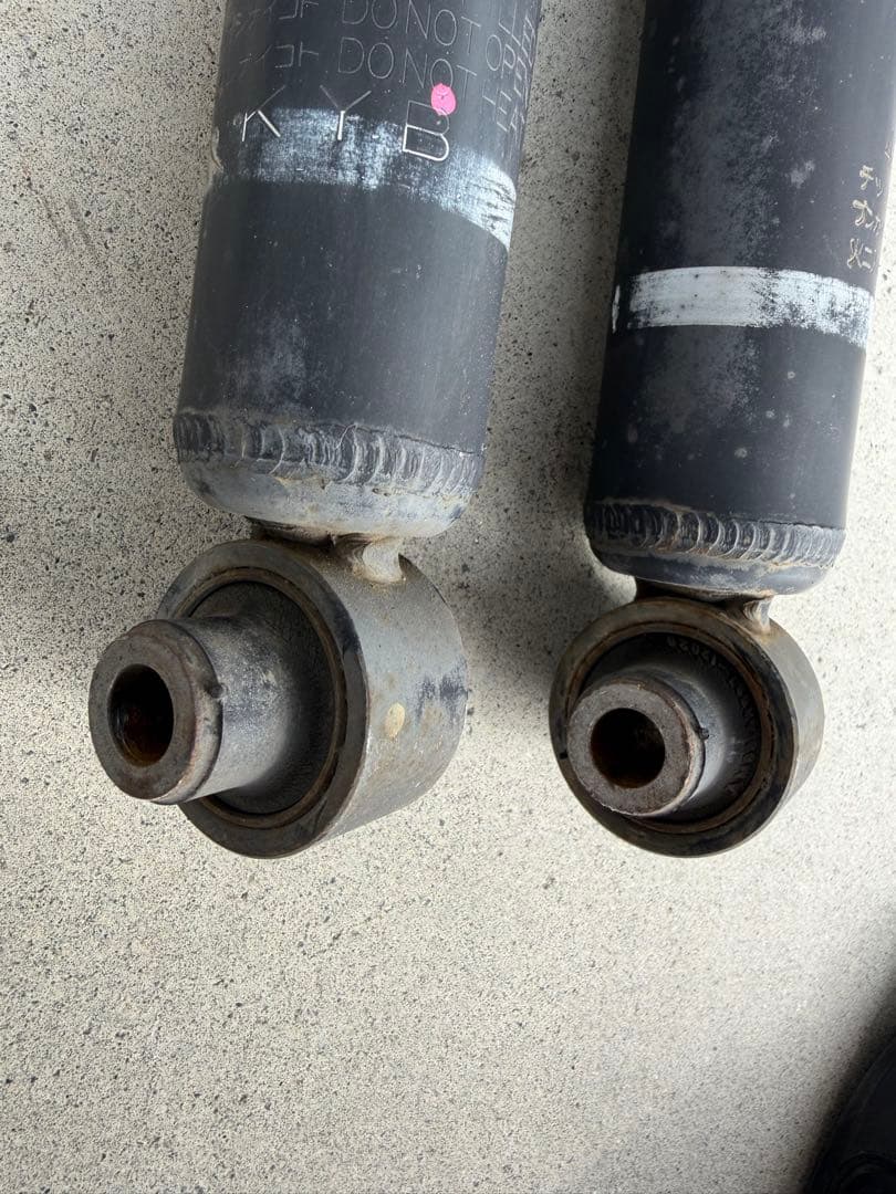 プリウス 30 後期　モデリスタ　ダウンサス　純正　ショック