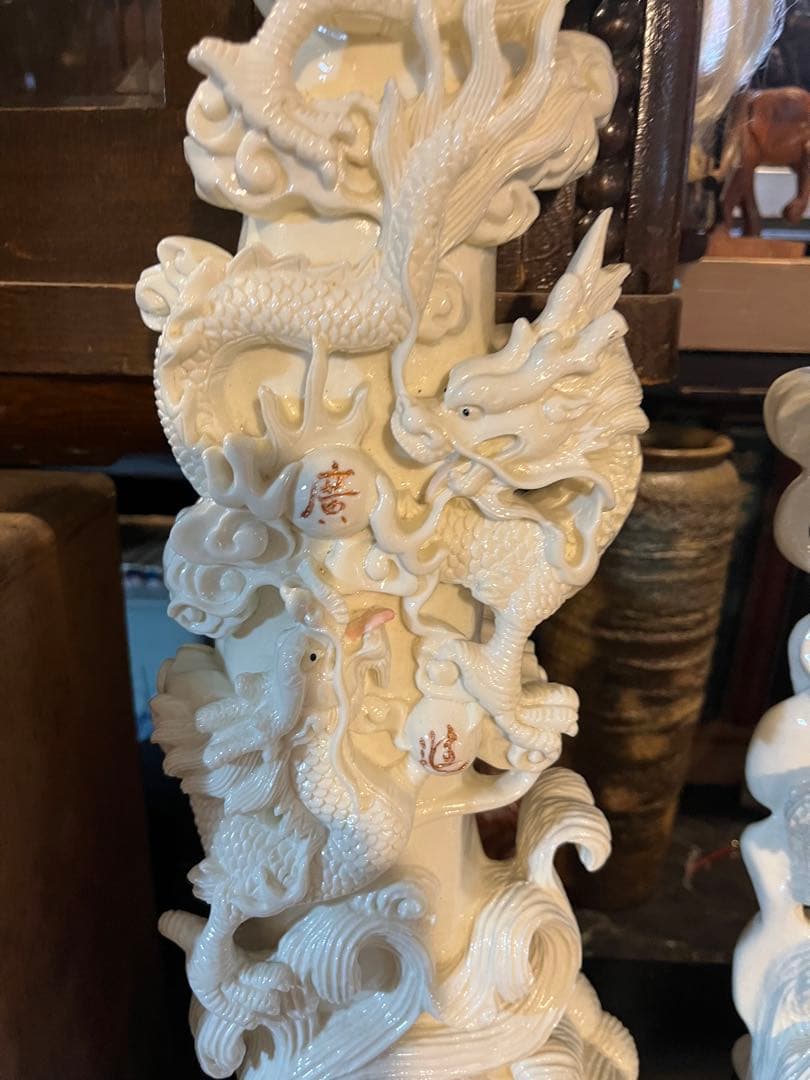 象牙風中国縁起置物、象牙風龍、中国繊細彫刻、中国天龍縁起置物、龍鯉城置物