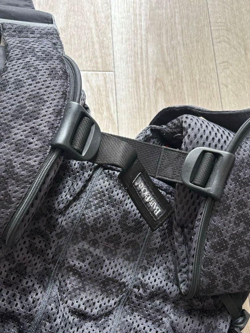 【美品】ベビービョルンONE KAI 抱っこ紐 レオパード柄 取説付 元箱