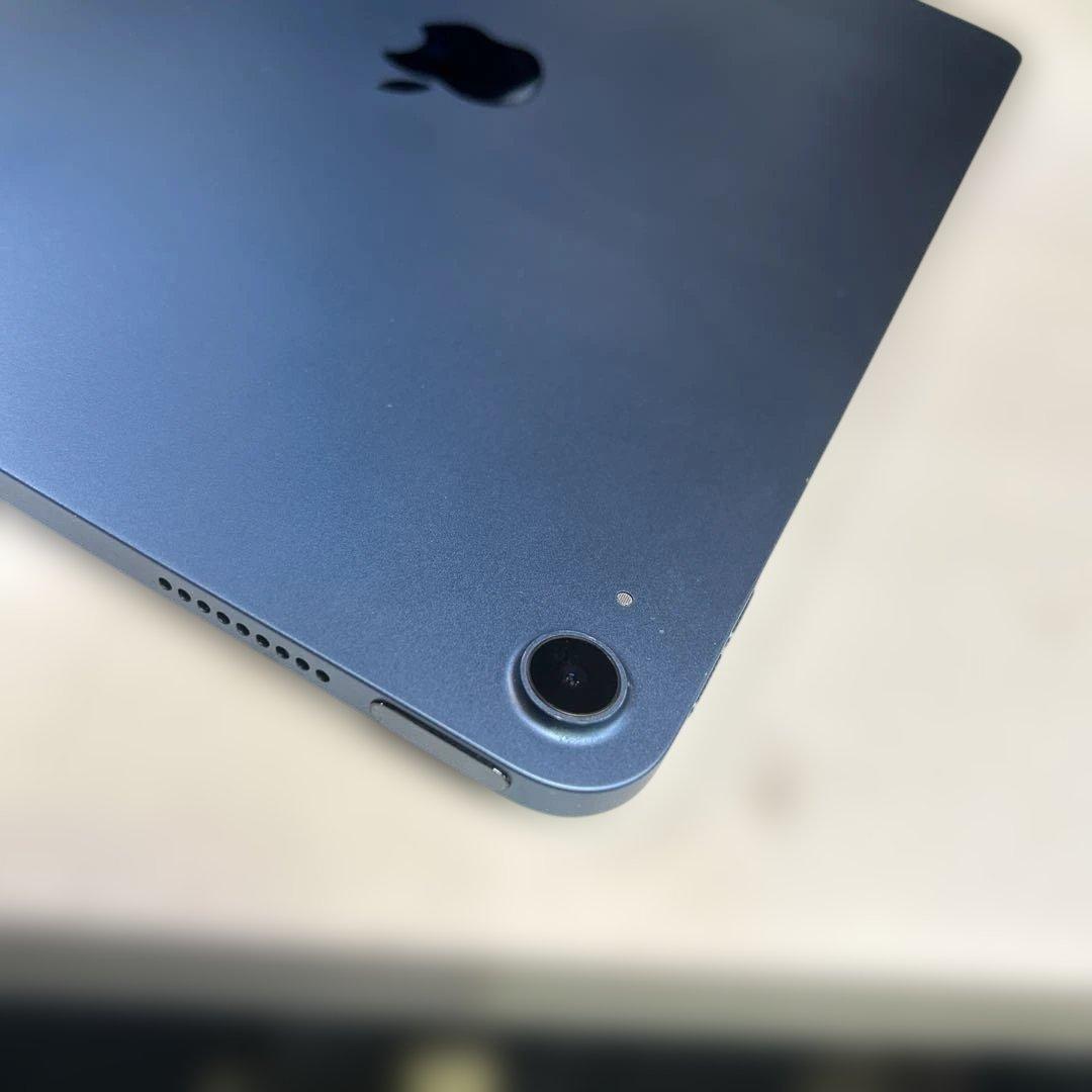 7092 【️美品】76% iPad Air 第5世代 ブルー10.9インチ