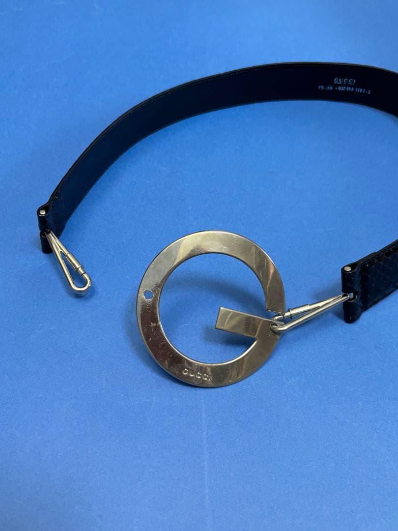 GUCCI Gロゴバックル ヘビ本革ベルト