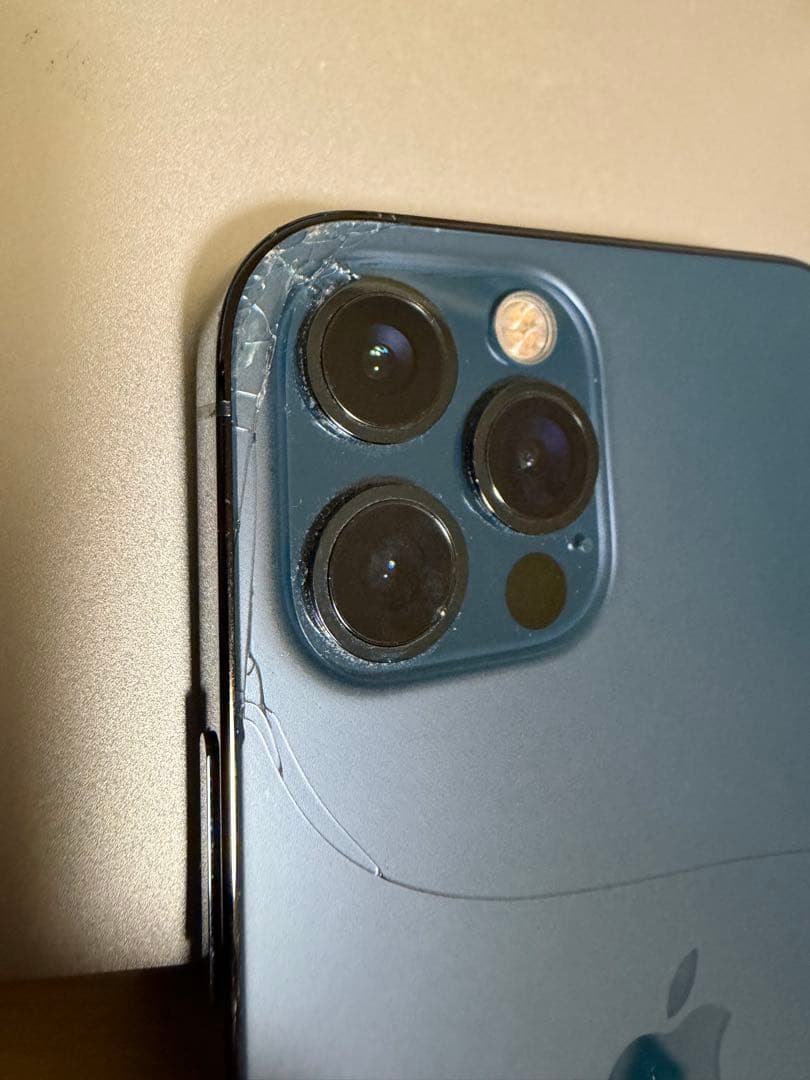 iPhone 12 Pro 本体 背面破損