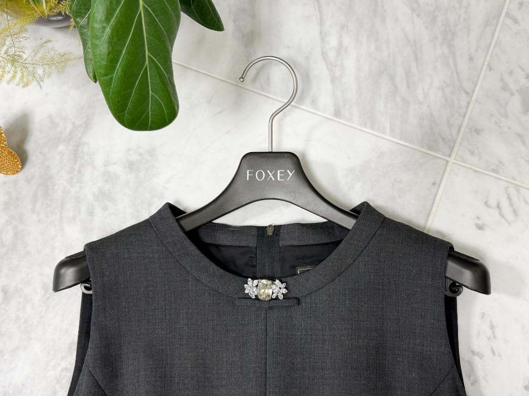 美品★FOXEYフォクシー ウール胸元リボンチャコールグレーワンピース希少42
