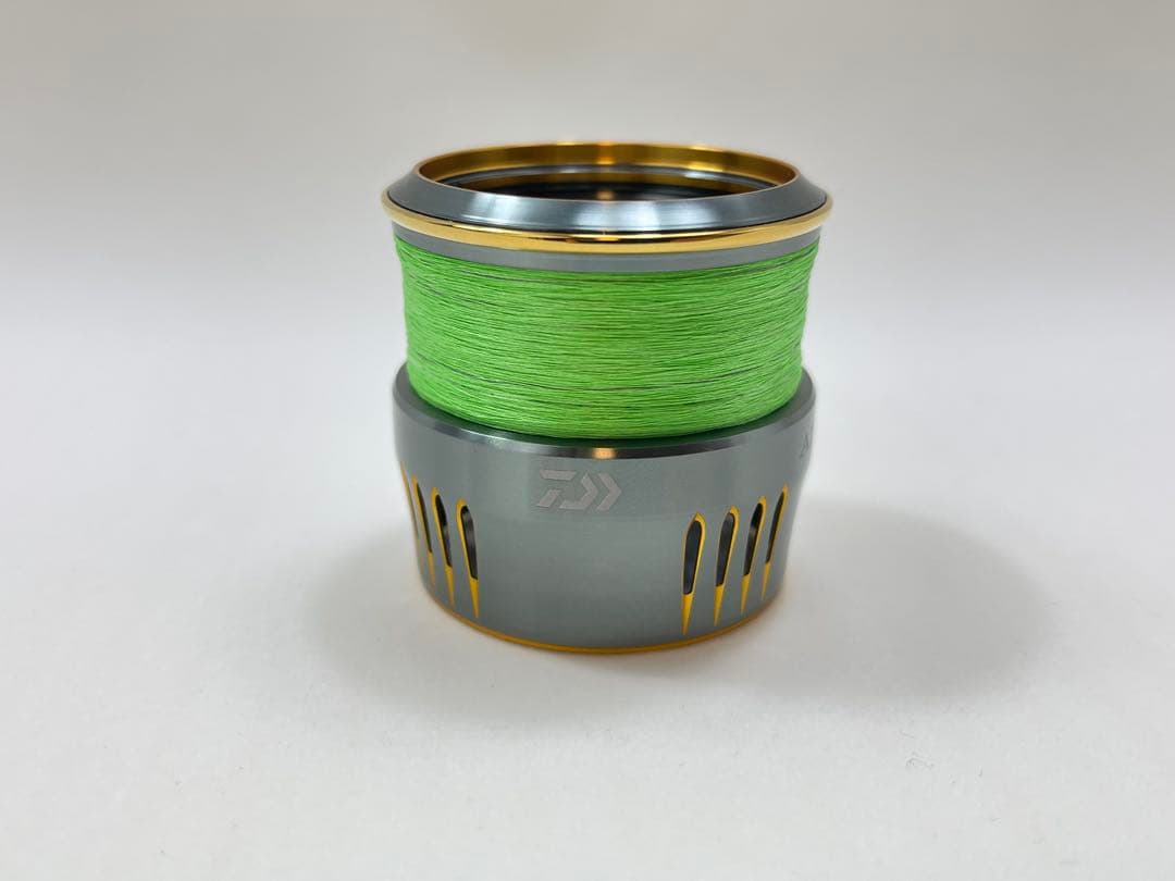 極美品 ダイワ23エアリティLT2500S-XH スプール 高比重PEライン付き