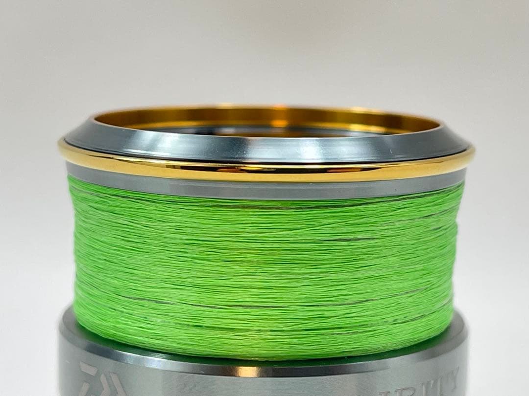 極美品 ダイワ23エアリティLT2500S-XH スプール 高比重PEライン付き