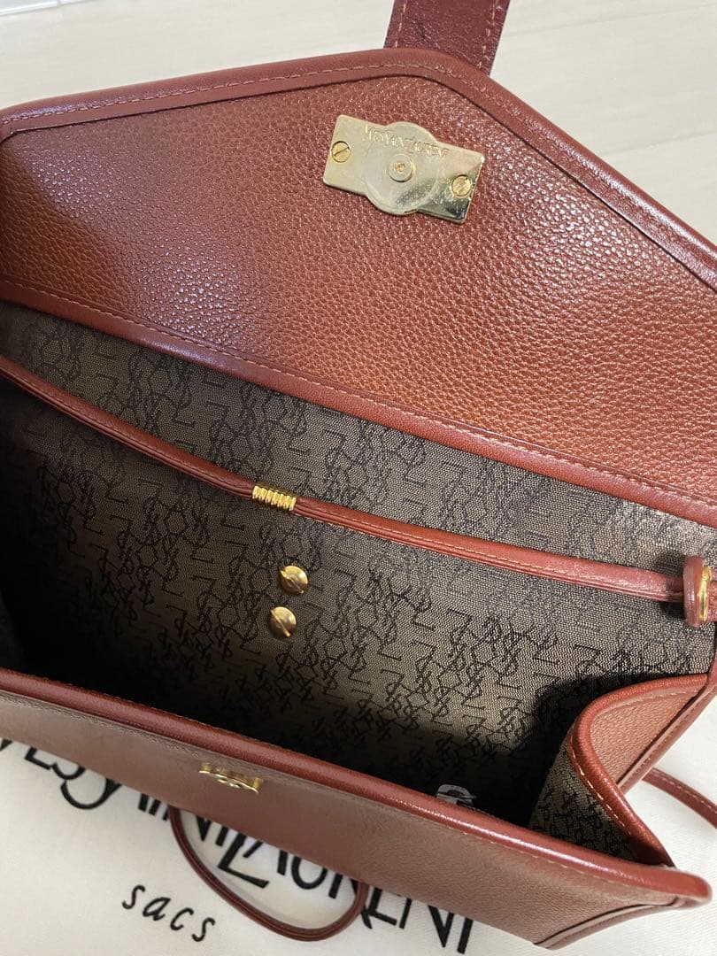 Yves Saint Laurent ブラウンレザー クラッチバッグ