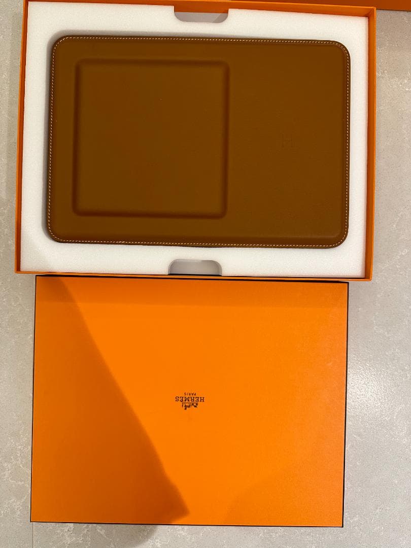 HERMESエルメスヴィド・ポッシュ ワイヤレス充電器 《ヴォルトH》