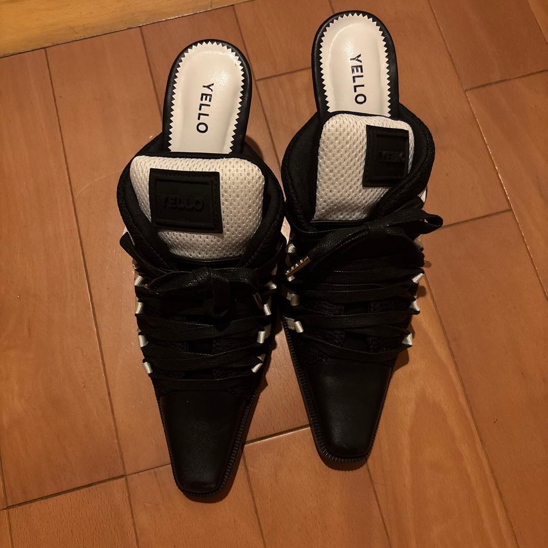 YELLO ブラックホワイト ミュール