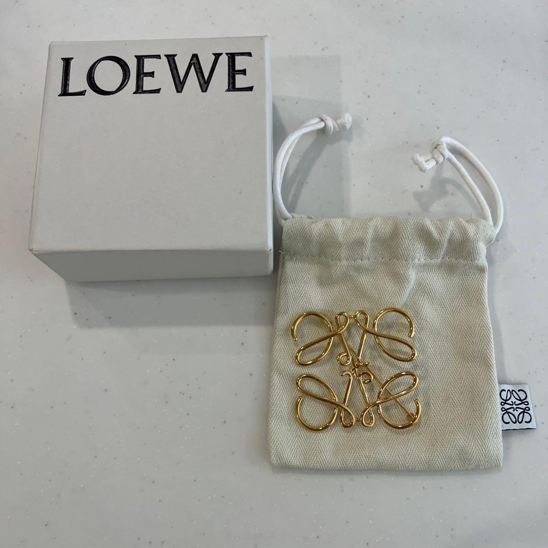 LOEWE ゴールドリボンブローチ　ロエベ　ブローチ