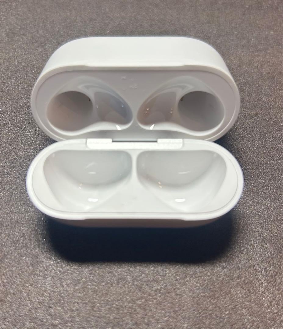 Apple AirPods 4 アクティブノイズキャンセリング(ANC)搭載