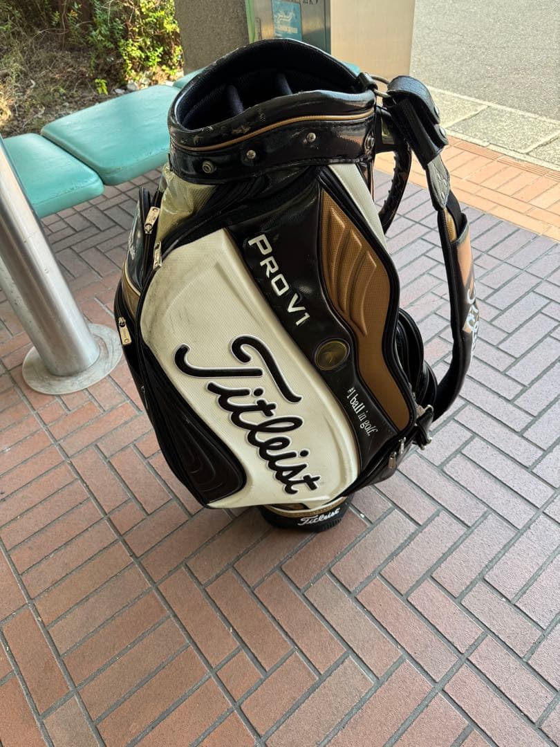 タイトリスト Titleist キャディバッグ ホワイト ブラック ゴルフ 刺繍