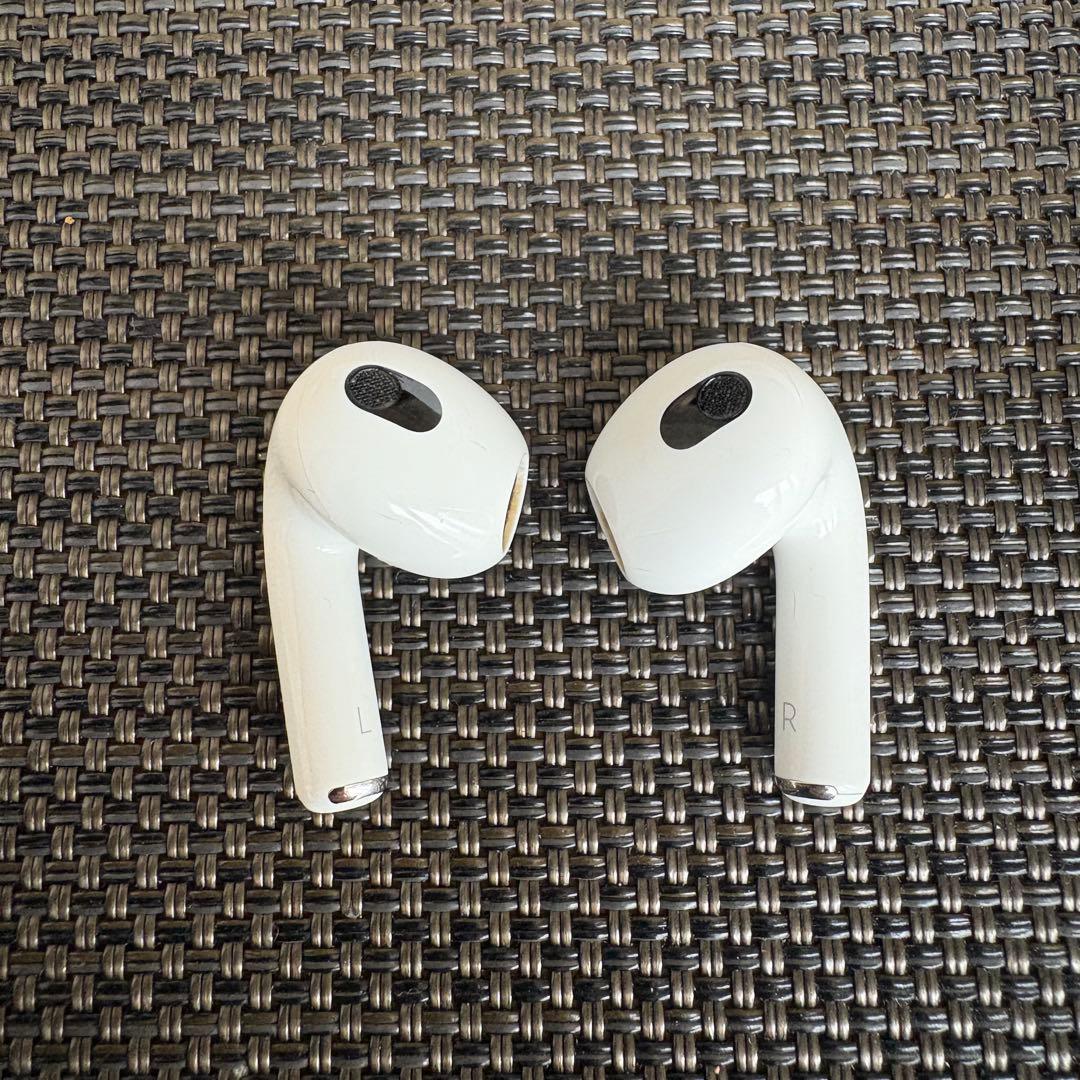 AirPods 3(第3世代)MagSafe MME73J/A付属品あり