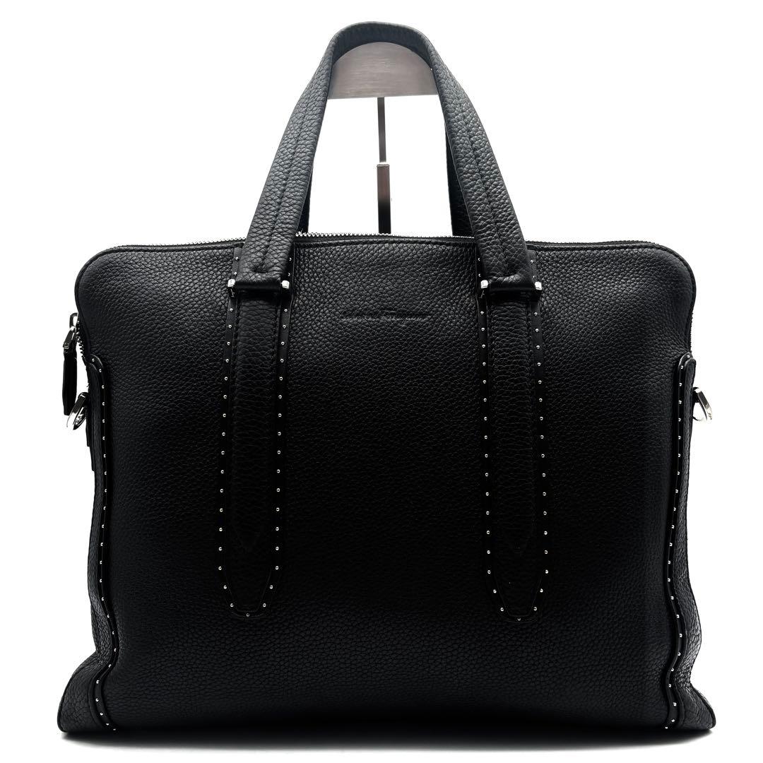 極美品 サルヴァトーレフェラガモ 2way ビジネスバッグ レザー スタッズ 黒