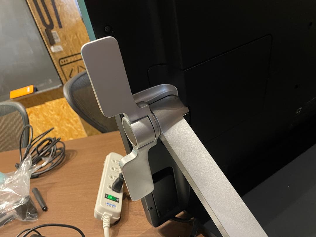 液タブ・ペンタブ DTH2400/k Wacom cintiq pro 24