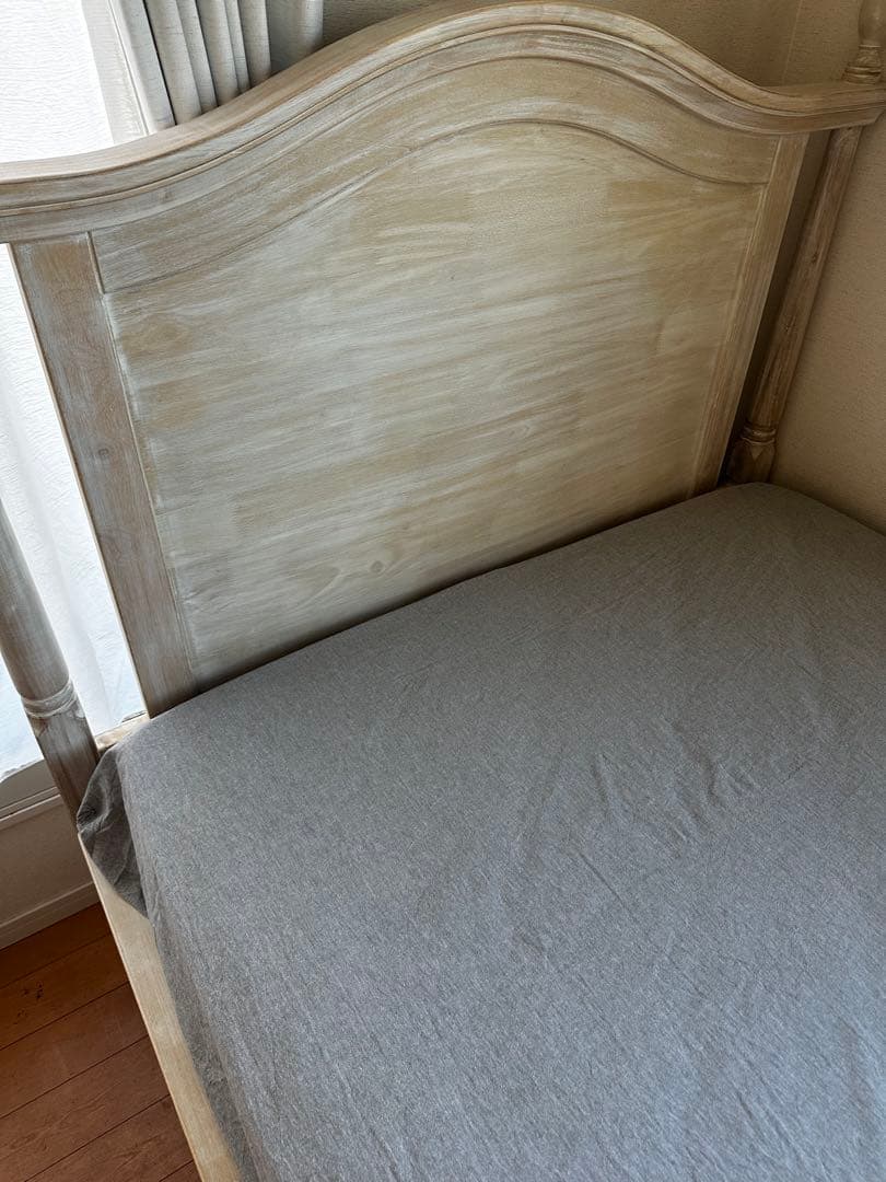 アンティーク調セミダブルベッドフレーム