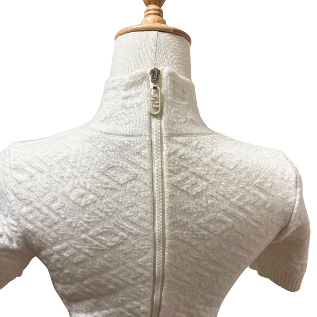 FENDI フェンディ　エンボスロゴ　ニットワンピース　白　サイズ40（M）