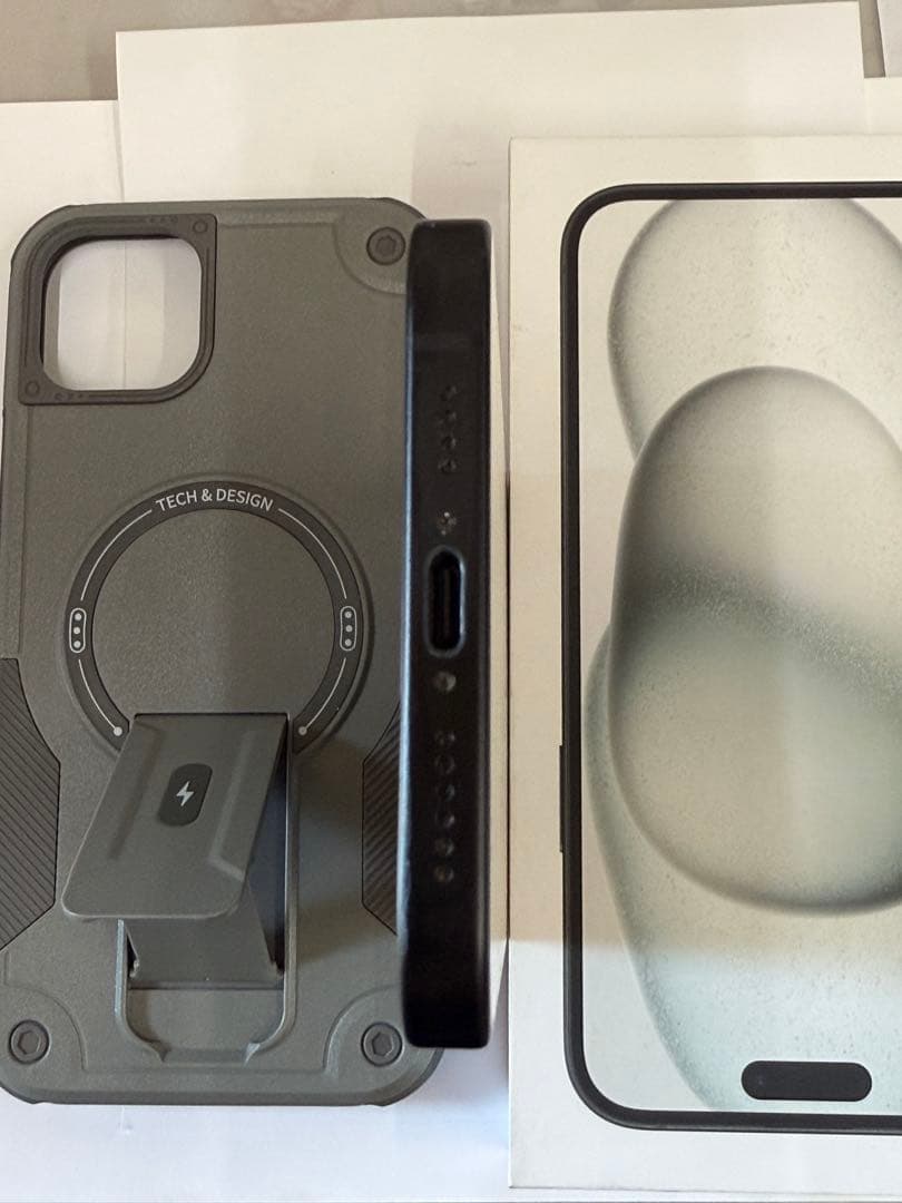 iPhone15 plus 128本体 USB-Cケーブル 耐衝撃ケース付き