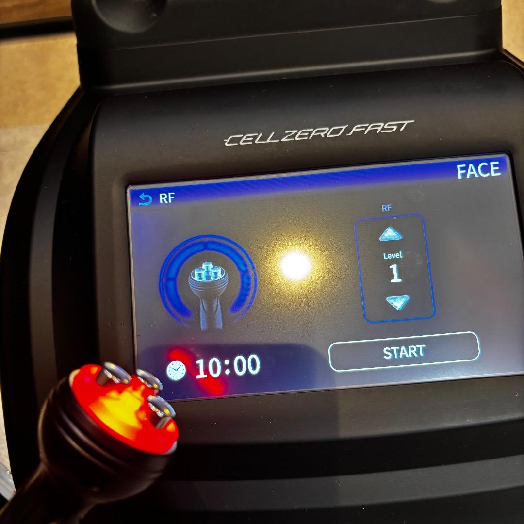 未使用保管品　じぶんdeエステ　セルゼロファスト　吸引　RF