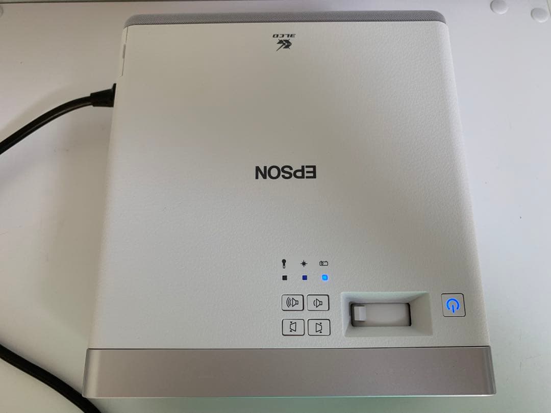 【ランプ使用時間 0H】EPSON ホーム プロジェクター EF-100W