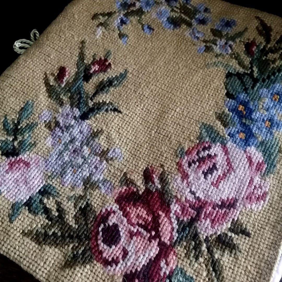 ニードルポイント　プチポワン　ティーコージー　ティーコゼー