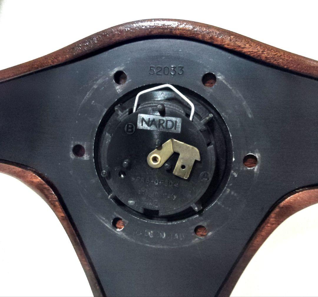 廃盤品　ナルディ ガラ3 タイプ3 マホガニー ホーンボタン付 希少