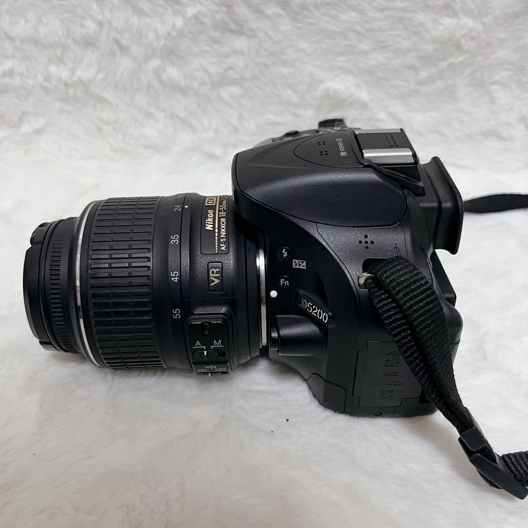 【極美品】Nikon D5200 ダブルズームキット デジタル一眼レフカメラ