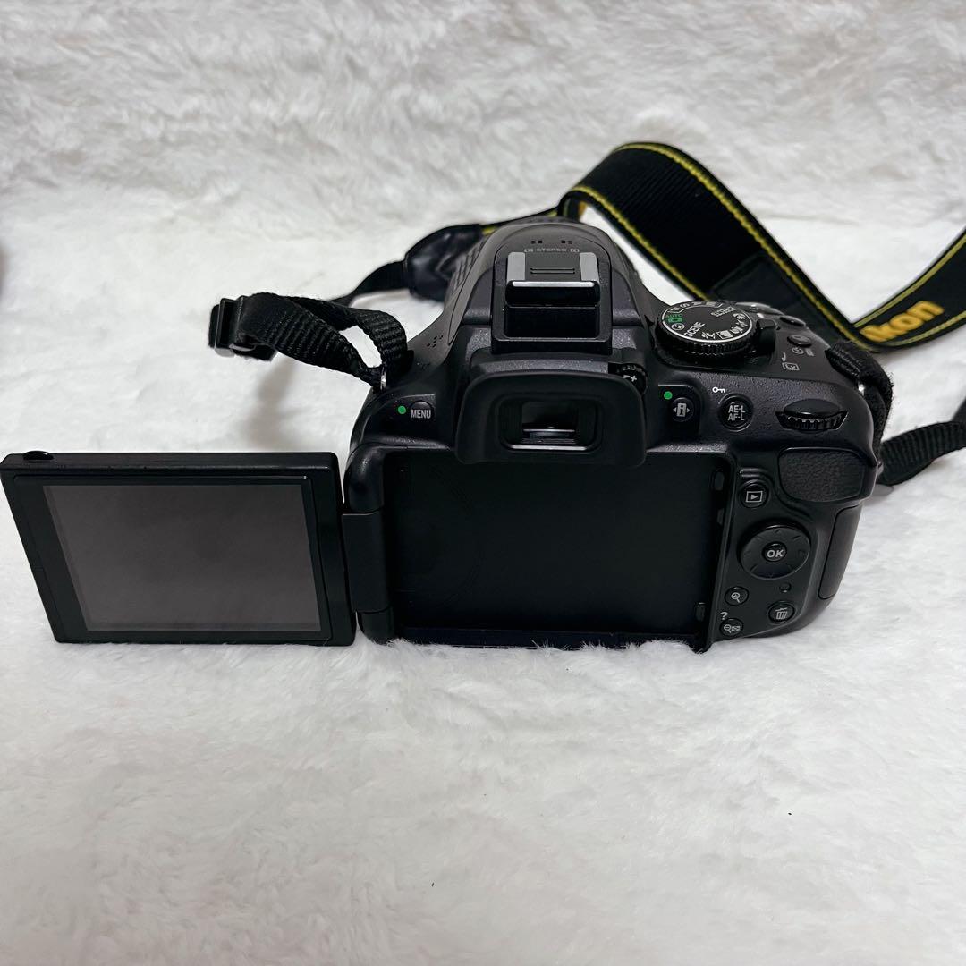 【極美品】Nikon D5200 ダブルズームキット デジタル一眼レフカメラ