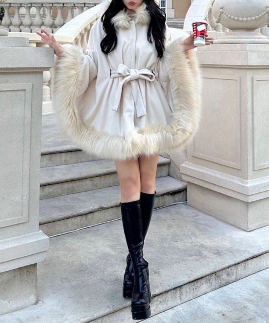 【Sページ】 PARTY フードファーケープコート オフホワイト