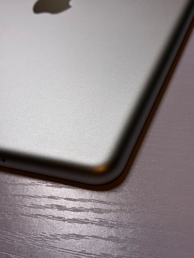 [良品] iPad 第6世代/Wi-Fiモデル/32GB