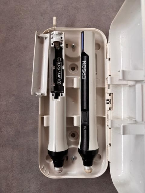 EPSON EB-685WT 超短焦点プロジェクター 電子ペン2本/リモコン有