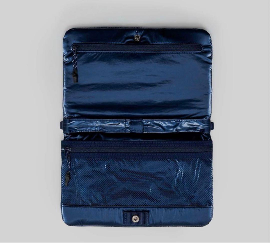 完売正規品Topology トポロジー　フラットサコッシュ　スモール　パフ　単体