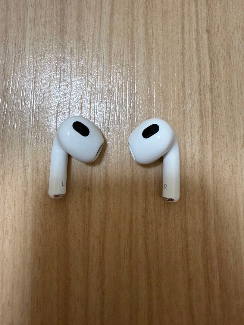 AirPods (第3世代) 本体と充電ケース