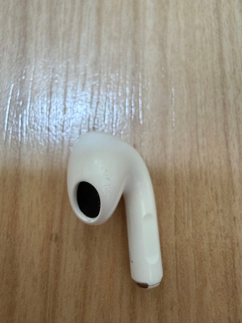 AirPods (第3世代) 本体と充電ケース