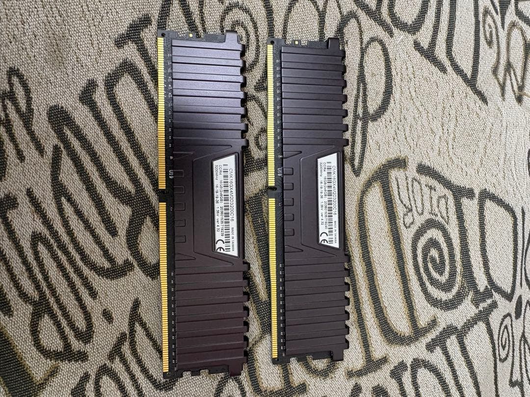 f*u様 Vengeance DDR4 16GB CMK16GX4M2B3200