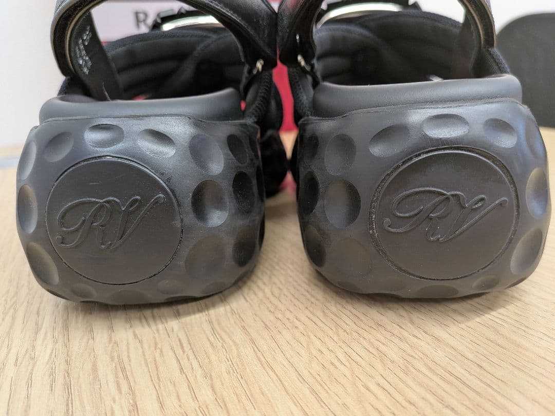 ROGER VIVIER ブラック サンダル サイズ36(23センチ)