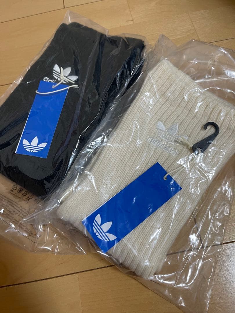 新品】⭐️白黒2点⭐️アディダスadidasリブ編みレッグウォーマー　ルーズりなてぃ