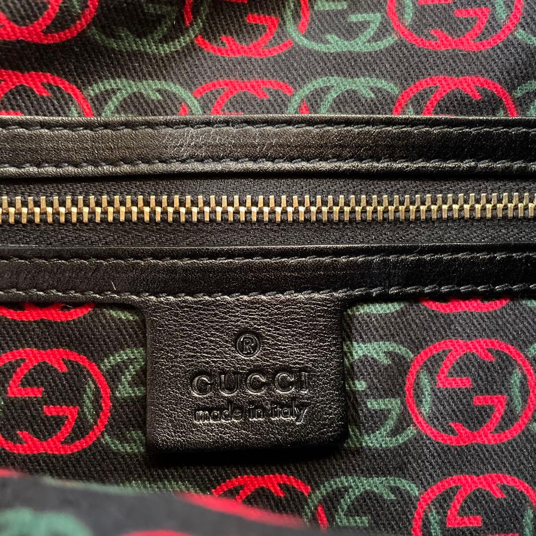 Gucci 本革ブラック ショルダーバッグ