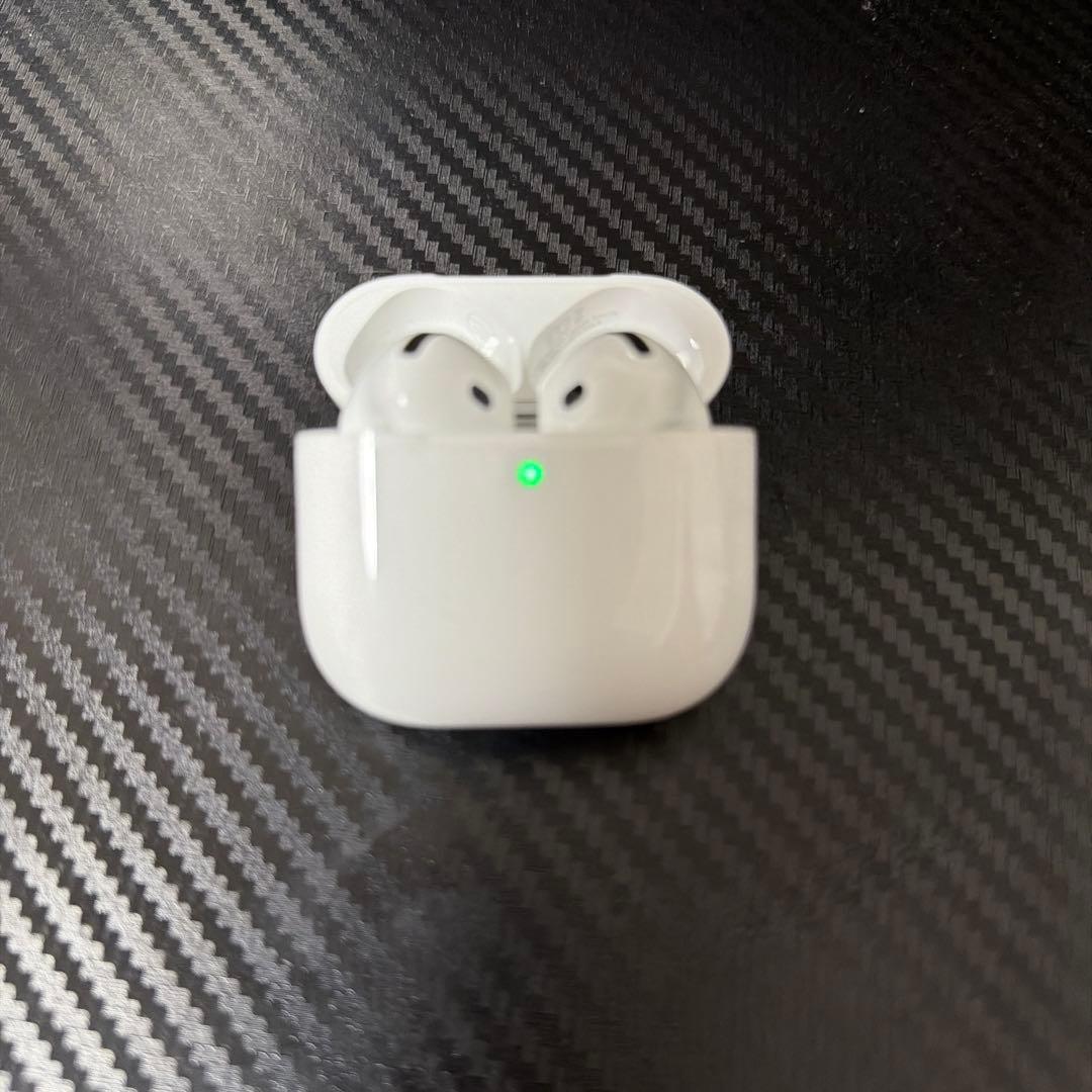 AirPods4 ノイズキャンセリング付き本体 ホワイト 充電ケース付き