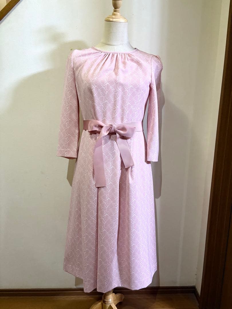 新品 定価42900円 エムズグレイシー リボン柄ワンピース 38 ピンク 今期