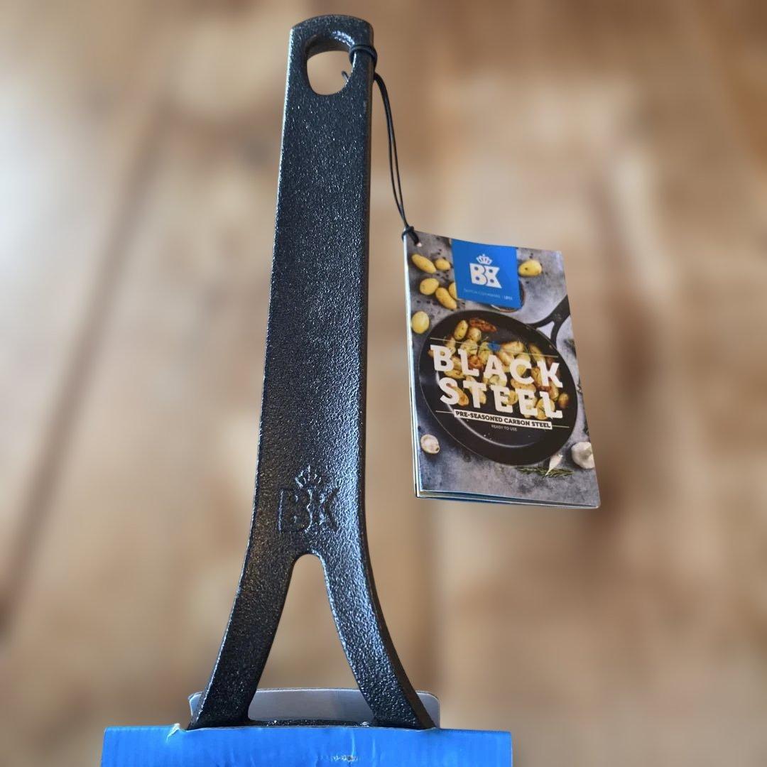 『ブラック・スチール』シリーズのフライパン（30cm）