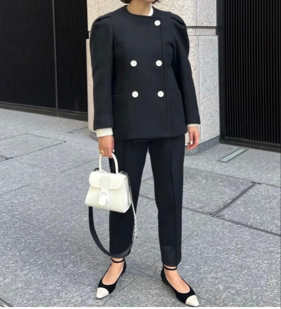 美品 ohgaパフショルダーコート　ブラック