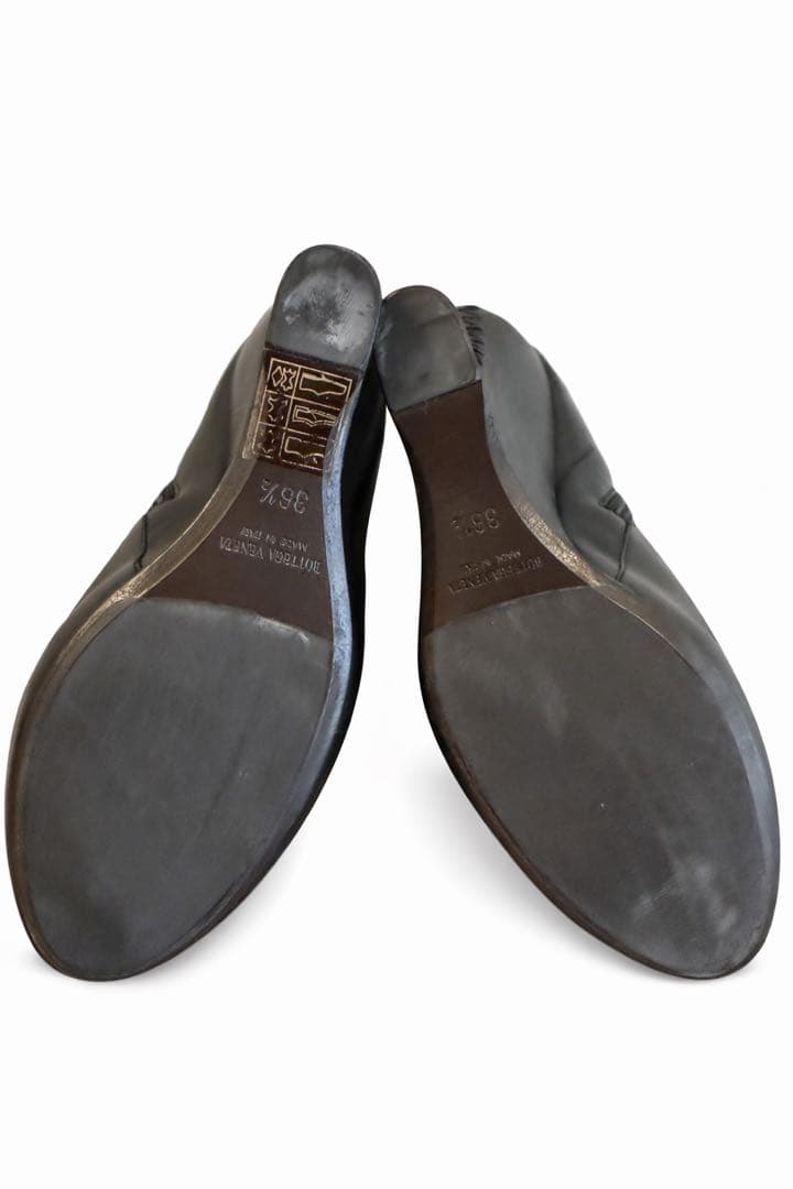 BOTTEGA VENETA 黒 レザー ショートブーツ / アンクルブーツ