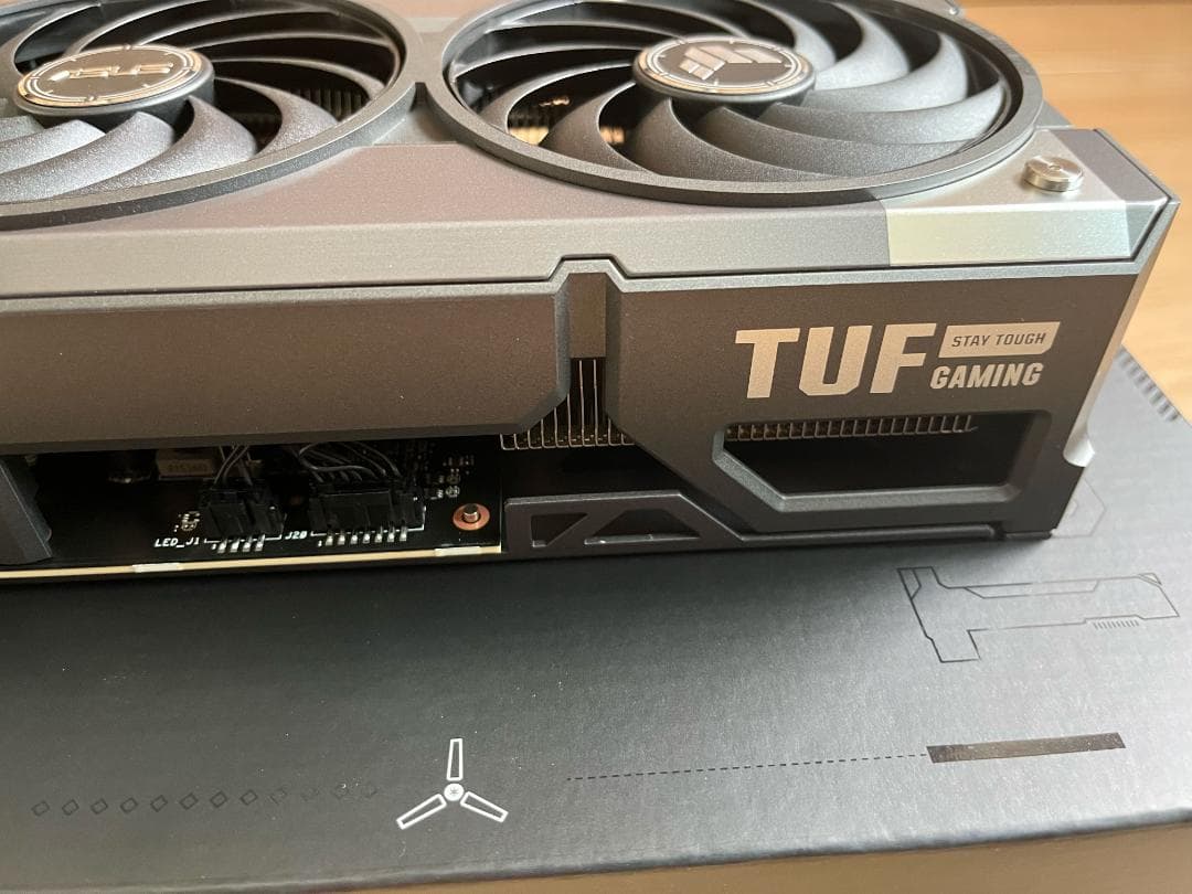 グラフィックボード・グラボ・ビデオカード ASUS TUF Gaming GeForce RTX 5070 Ti OC