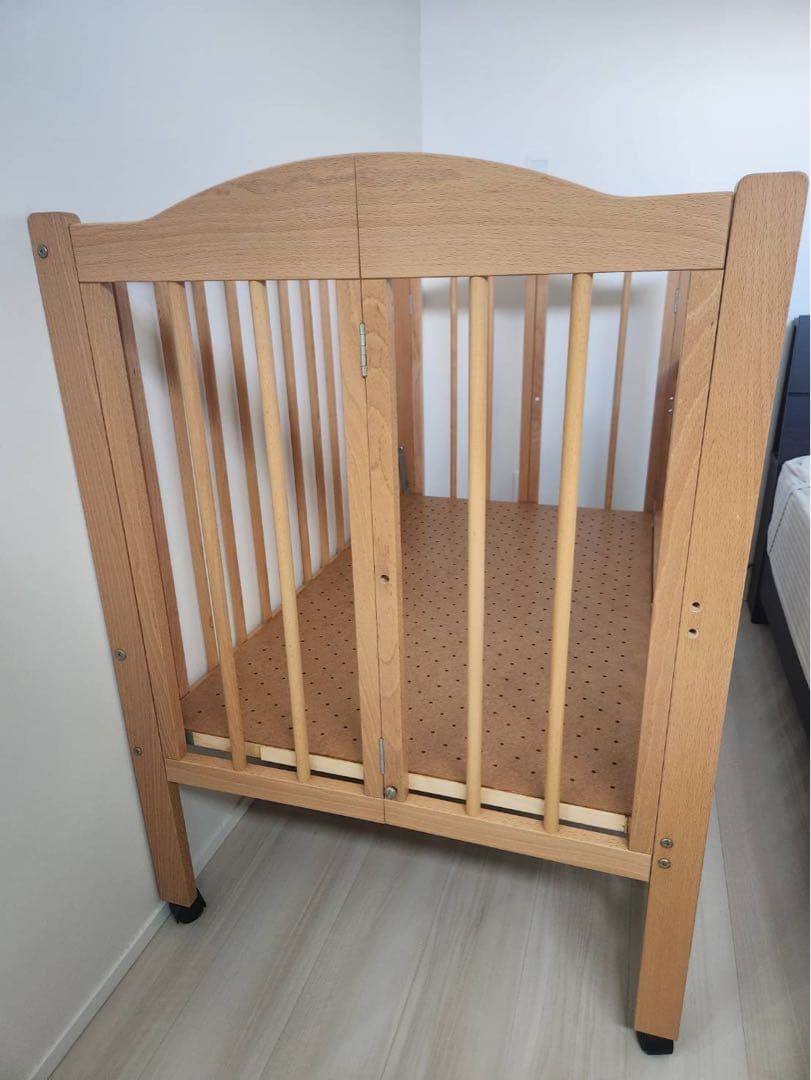 【美品】木製ベビーベッド★折りたたみ★ハイタイプ★石崎家具 ★スライド扉