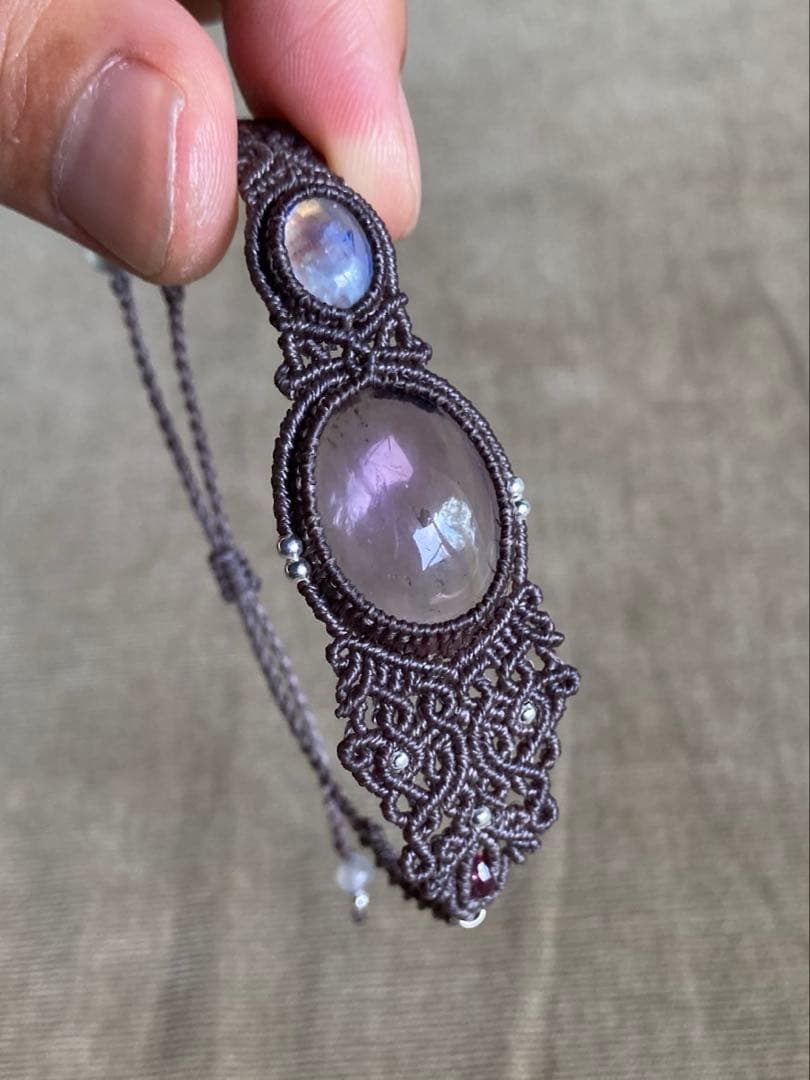 アメジスト　レインボームーンストーン　マクラメブレスレット