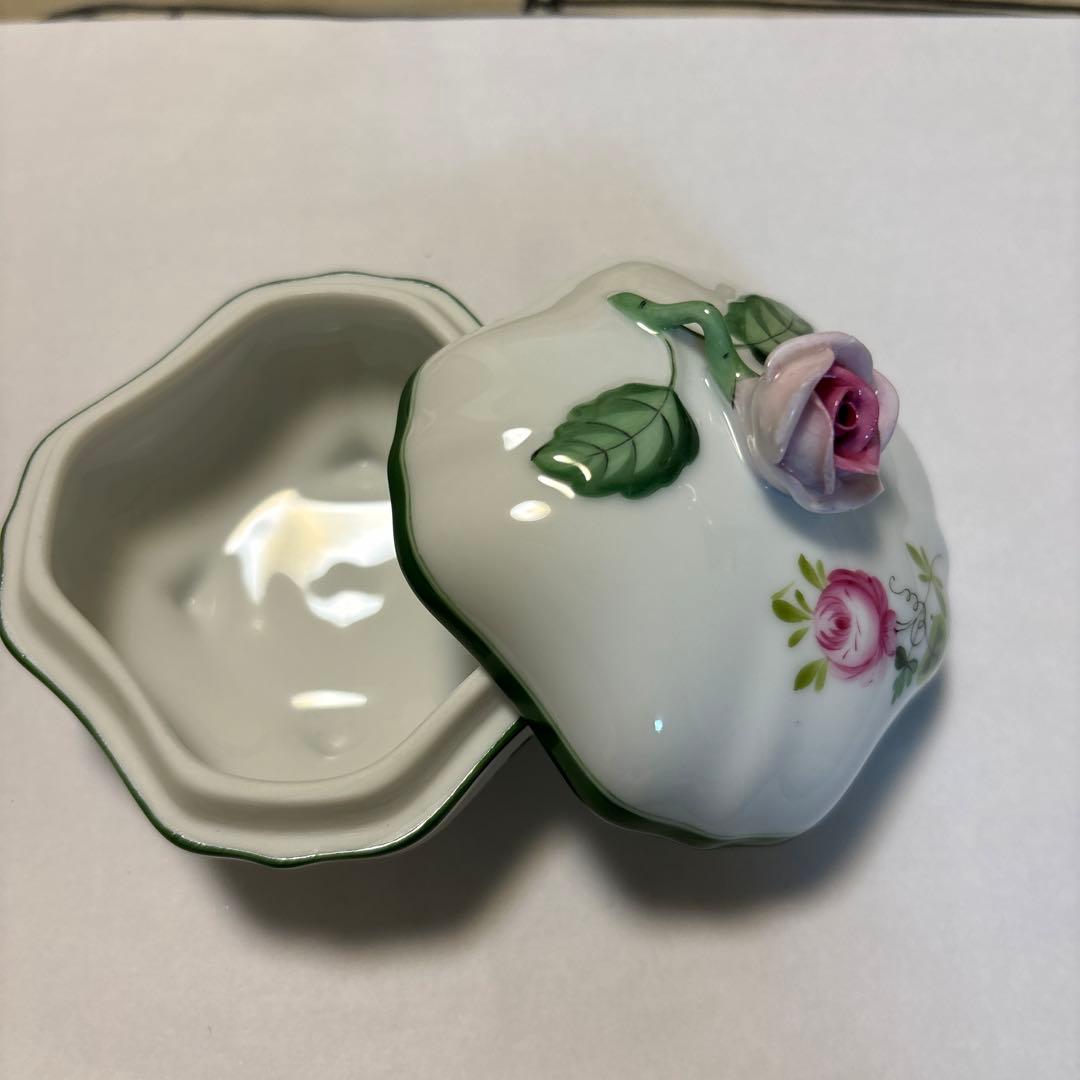 ヘレンド　花柄陶磁器小物入れ 八角形