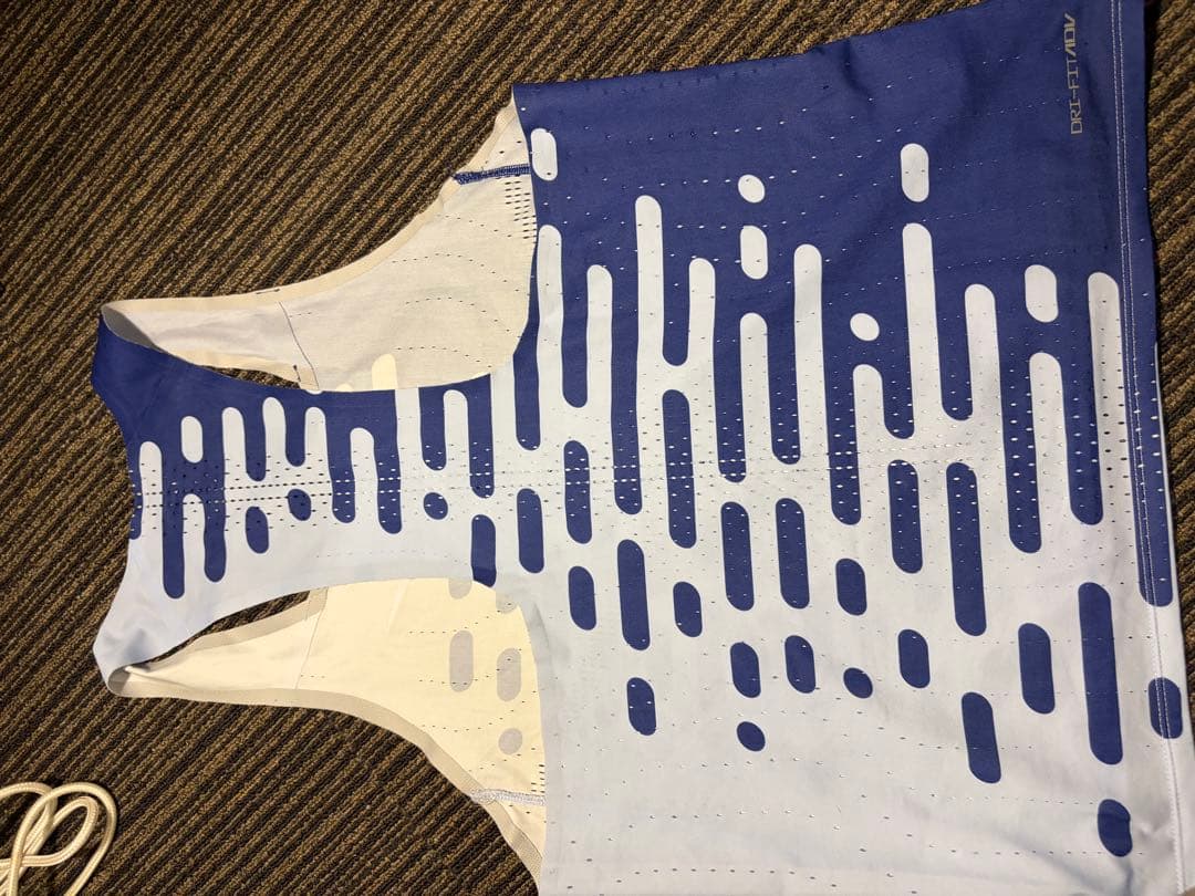 NIKE エアロスイフト M