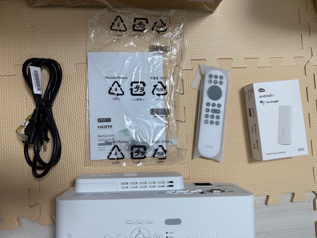 値下げ！【ほぼ新品】BenQ TK710STi 4Kレーザー短焦点プロジェクター