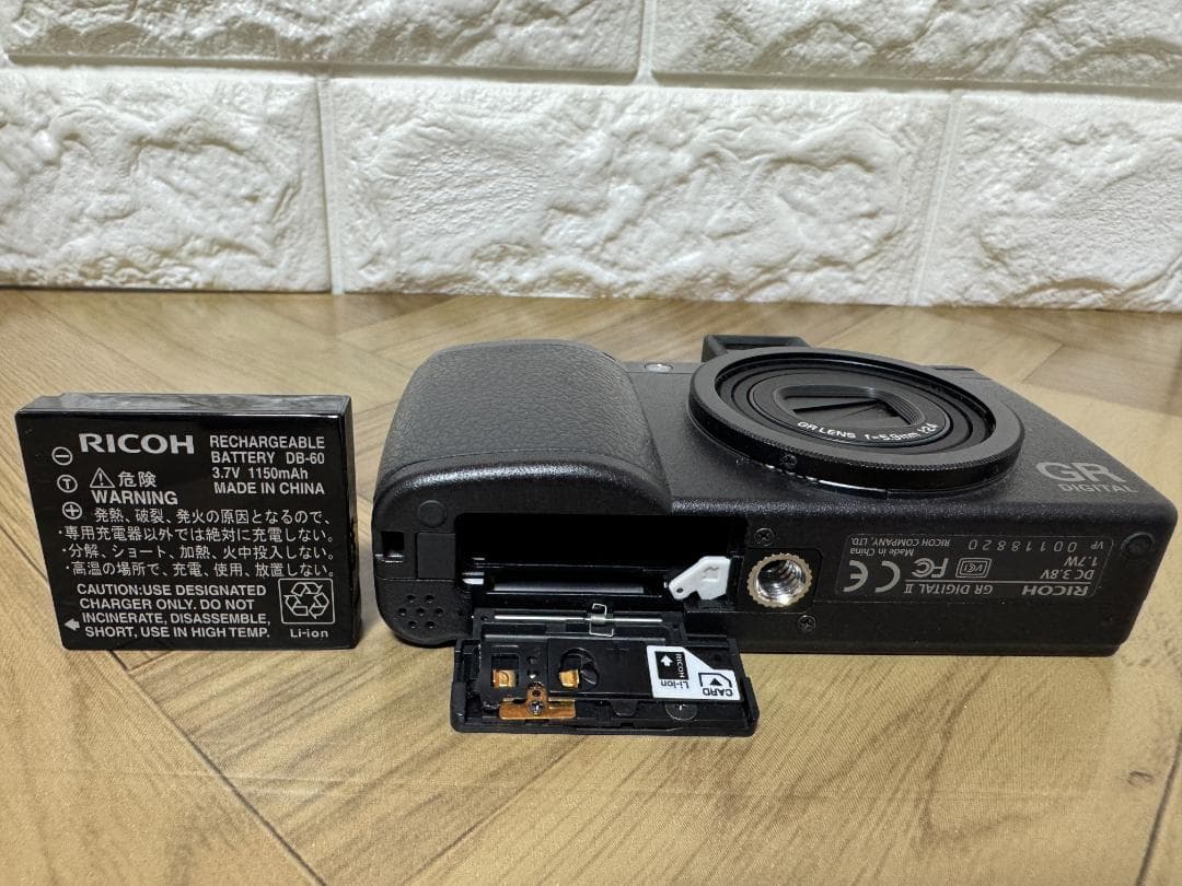 極美品 SHOT数645 RICOH GR DIGITAL II & GV-2